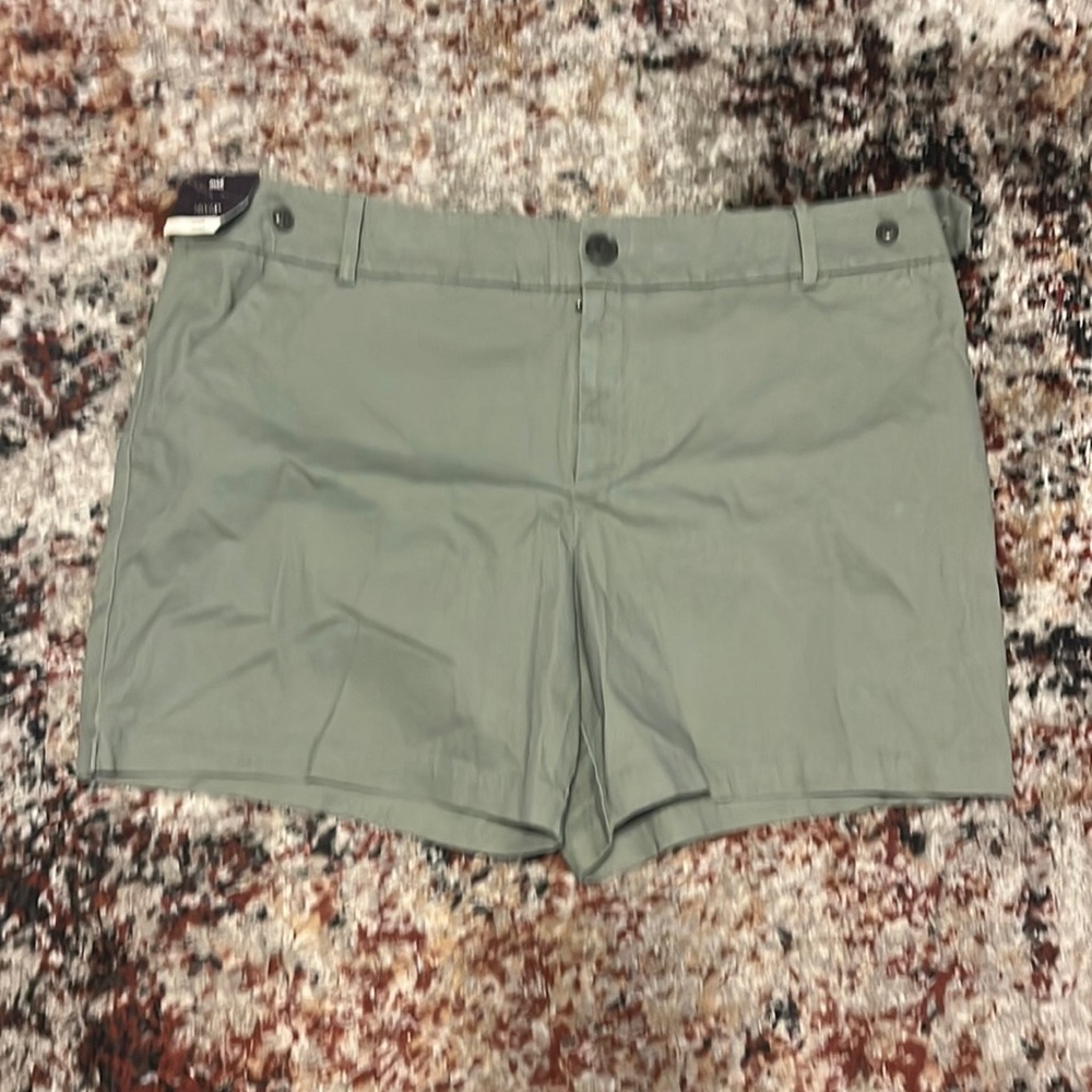 Cargo shorts (green)